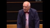 Πολωνός Ευρωβουλευτής: “Οι γυναίκες πρέπει να αμείβονται λιγότερο, γιατί είναι πιο αδύναμες και λιγότερο έξυπνες”