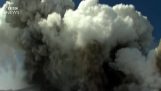 BBC gazeteciler yanardağ Etna patlama sonrasında yaralı