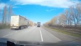 Kierowca ciężarówki zasnął za kierownicą