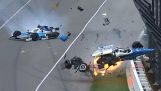 Захватывающие аварии в гонке IndyCar
