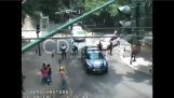 De aardbeving in Mexico van een camera op de weg
