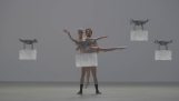 Голи танцьори цензурирани от безпилотни самолети