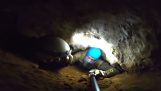 Inte för klaustrofobisk: utforskning av en mycket smal grotta