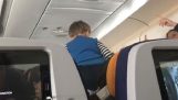 8 timers flytur med et barn skrik
