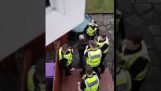 Einbrecher ergriffen auf’ flagranti von der Polizei