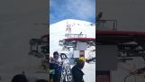 Τρομακτικό ατύχημα σε αναβατήρα σκι στη Γεωργία