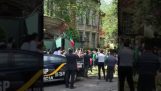 Mexican fans thank the Koreans in front of the Korean Embassy