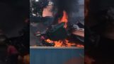 Guia vem intacta do caminhão em chamas