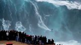Surfar em uma onda de 25 m