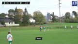 Piłkarz osiąga kabli elektrycznych po strzale (Norwegia)
