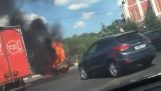 Výbuch vozidla na ceste (Rusko)