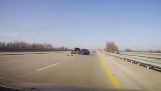 Forsøger at ændre dæk i midten af en motorvej
