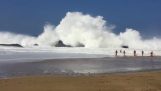 Τα τεράστια κύματα στο νησί Καουάι