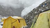 Vytvoření obrovské laviny na Mount Everest