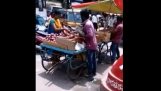 Un vendeur de fraudeur en Inde