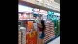 Quando você é curto no supermercado