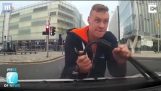 Road rage as cyclist goads driver and rips windscreen wiper off