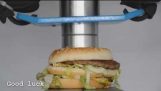 Big Mac vs hydraulisk press 200T