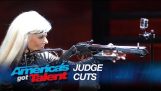 Babcia Apple strzela na własnej głowie – America Got Talent 2015
