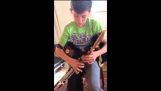 12 - letý hráč pipes irské loketní bude virové díky jeho úžasný talent
