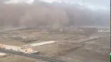 TASO LANDING ENNEN hiekkamyrsky IN Jizan, SAUDI-ARABIA | 25 huhtikuu, 2018