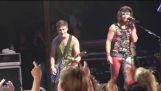 Steel Panther – Eyes Of A Panther live with fan onstage