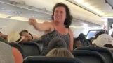uçakta çığlık Çılgın kadın
