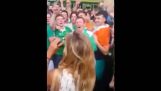 Irland Fans Serenad fransk Tjej