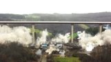 La demolizione di un ponte autostradale (Germania)