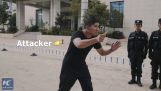The Chinese police advise: How to defend an attack with knife