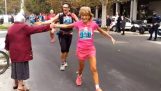 Bunica are lipici în cinci alergatori maraton (Italia)