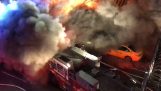 Πυροσβέστες τραυματίζονται από το φαινόμενο της έκρηξης πυρκαγιάς