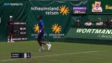 Απίθανος πόντος σε αγώνα τένις από τον Gael Monfils