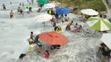 En stor bølge forstyrret turister i Rio