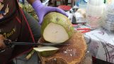 Utsmyckade snitt en kokosnöt