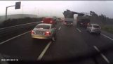 F4 Tornado przecina autostrady A4 w pobliżu Wenecji (Włochy)