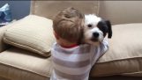 कुत्ता जीता ’ टी फ़ेच लेकिन उसके लड़के अब भी प्यार करता है उसे