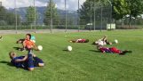 Kids train for the technique “Neymar”