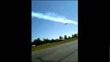 R/C самолет падает реальный самолет