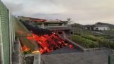 Lava destruye casas en la isla de La Palma en España