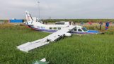 Tvunget landing af et fly med 17 faldskærmstropper