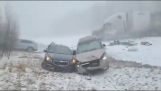 Crash van 60 auto's op een besneeuwde weg (Pennsylvania)