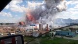 Ogromna eksplozija na pijaci vatromet