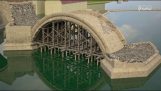 Строительство Карлов мост в Праге, в XIV веке