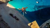 Extreme hoppe på stranden “Vraget” Zakynthos by