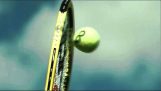 Η συμπίεση μιας μπάλας του τένις στη ρακέτα