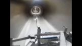 Η πρώτη δοκιμή στο τούνελ υψηλής ταχύτητας του Elon Musk