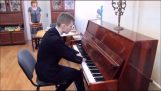 15 år gamle pianisten født uten fingre