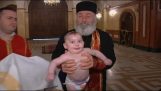 O batismo do bebê na Geórgia