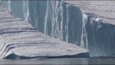 Ogromne góry lodowej rozkłada